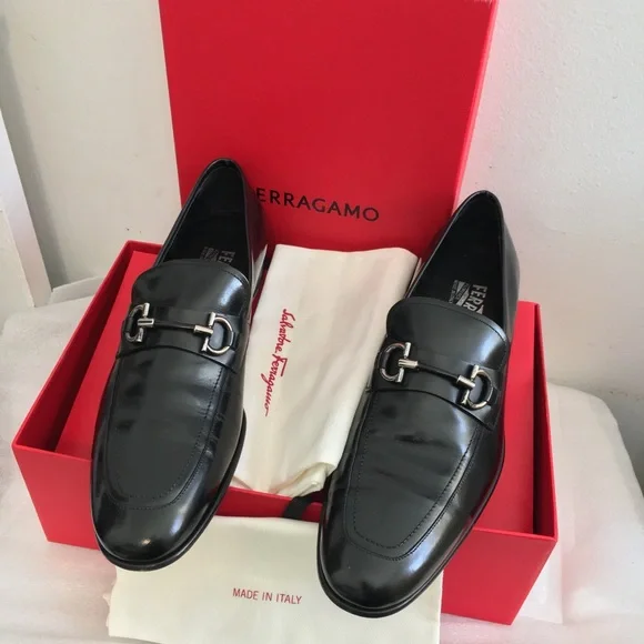 Salvatore Ferragamo Black Leather Men's Loafers. Made in Italy. Side 9